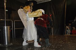 Vianočné trhy - divadlo a Mikuláš